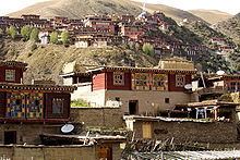 Dzongsar Monastery httpsuploadwikimediaorgwikipediacommonsthu