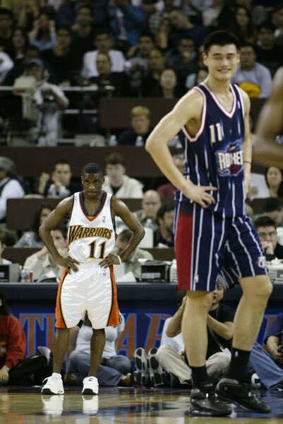 Earl Boykins The Battle of the Little Men Allen Iverson vs Earl