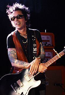 Earl Slick httpsuploadwikimediaorgwikipediacommonsthu