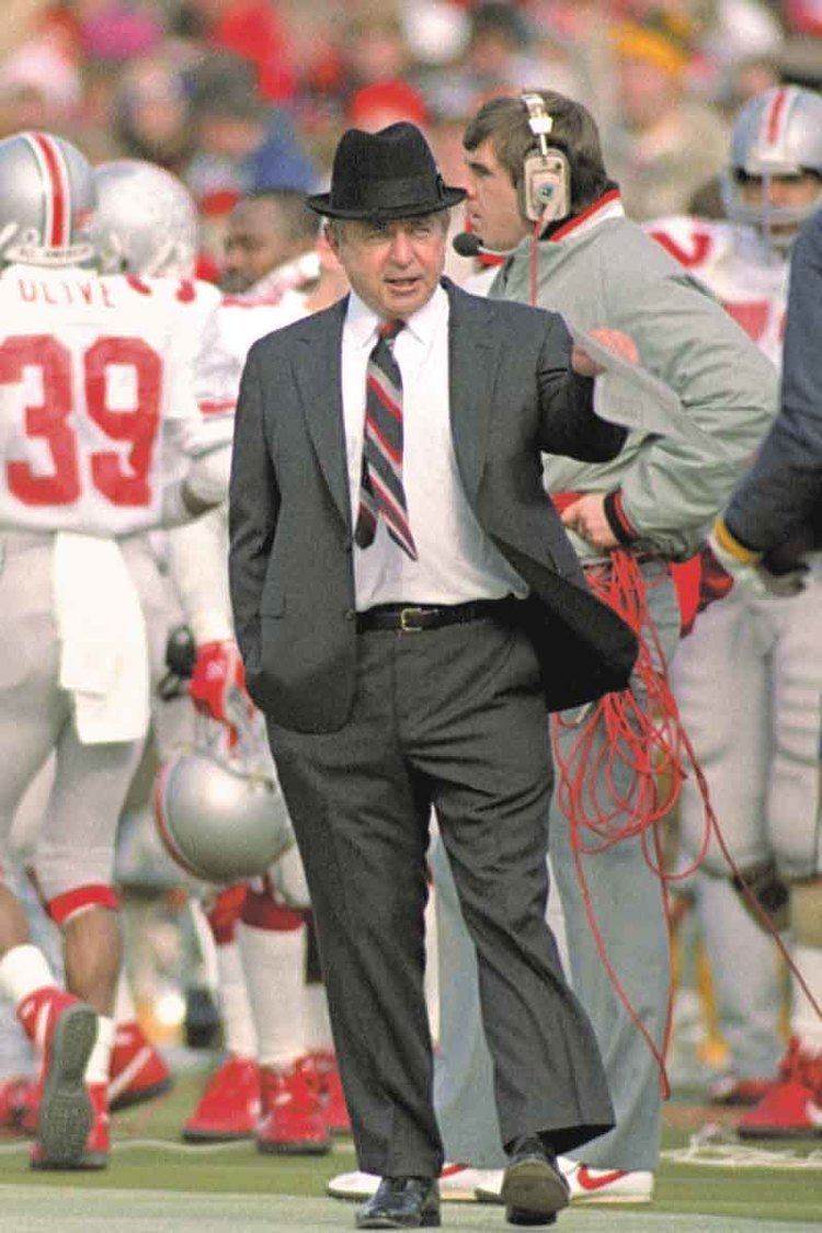 Earle Bruce Ohio State 19791987 Head Coach Earle Bruce