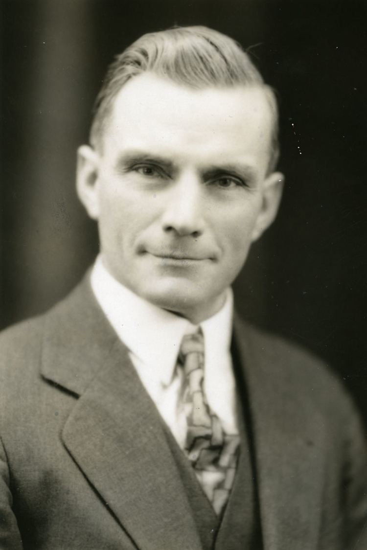 Earle Cook