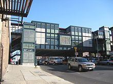 East 233rd Street (Bronx) httpsuploadwikimediaorgwikipediacommonsthu
