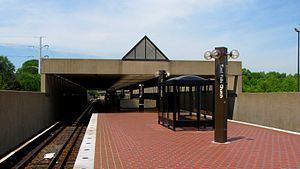 East Falls Church station httpsuploadwikimediaorgwikipediacommonsthu