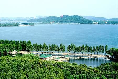 East Lake (Wuhan) travelneucomoEastLakeWuhano22jpg