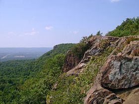 East Peak (New Haven County, Connecticut) httpsuploadwikimediaorgwikipediacommonsthu