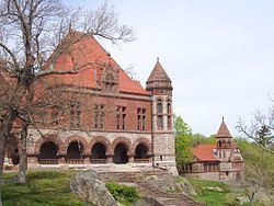 Easton, Massachusetts httpsuploadwikimediaorgwikipediacommonsthu
