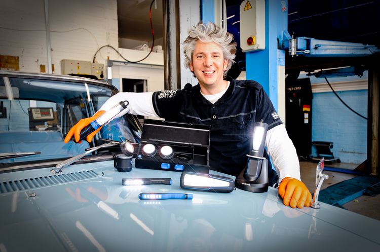 Edd China Edd to highlight Philips range Autobizie