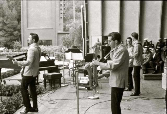 Eddie & the Showmen SurfGuitar101com Forums YDay at the Hollywood Bowl 1963 Live