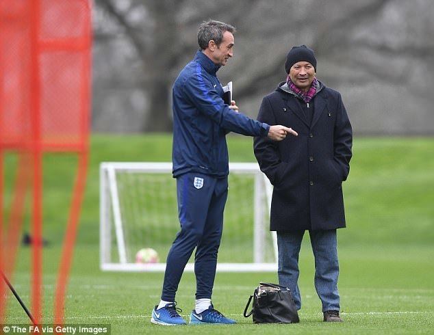 Eddie Jones (footballer, born 1952) Eddie Jones checks in on England football training Daily Mail Online