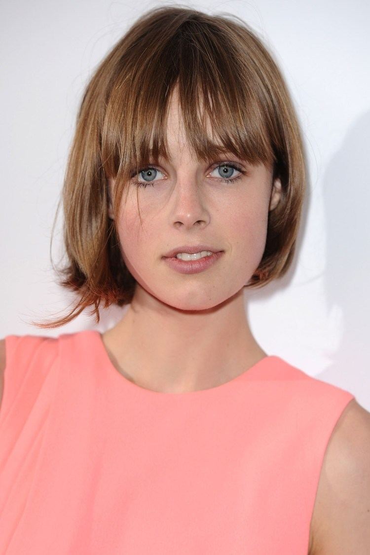 Edie Campbell Edie Campbell39s everchanging hair beauty celebrity