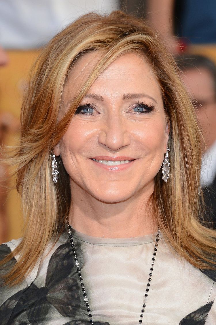 Edie Falco Edie Falco 360 Degrees of Gorgeous Hair and Makeup From