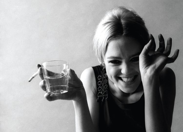 Edie Sedgwick Edie Sedgwick Warhol39s Superstar and Anorexic Youthquaker