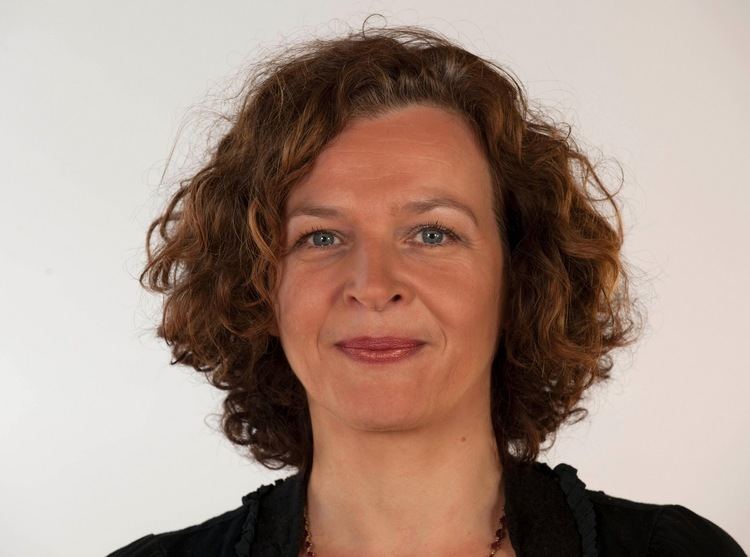 Edith Schippers Dutch dentists to increase prices Minister Edith