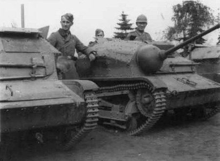 Edmund Roman Orlik Polish 20mm cannonarmed tankettes TK TKS