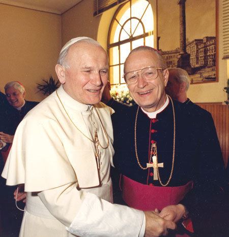 Edmund Szoka Cardinal Szoka relishes personal friendship with John Paul