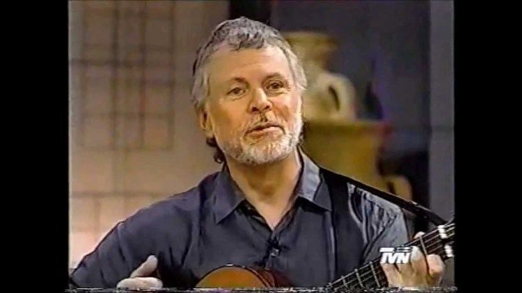 Eduardo Alquinta gato alquinta cantando en frances de pe a pa tvn 1997 YouTube