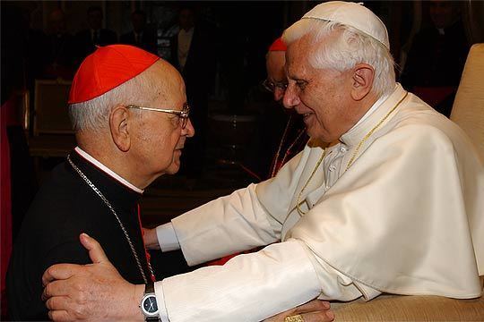 Eduardo Martínez Somalo Benedicto XVI saluda a Eduardo Martnez Somalo Edicin impresa