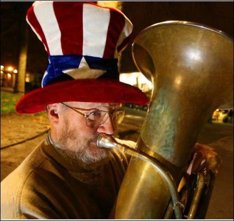 Edward McMichael Violence takes iconic Tuba Man seattlepicom