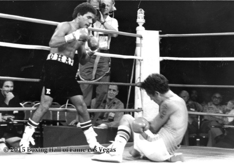 Edwin Viruet Rosario KOs Viruet This Day in Boxing May 30 1982 YouTube