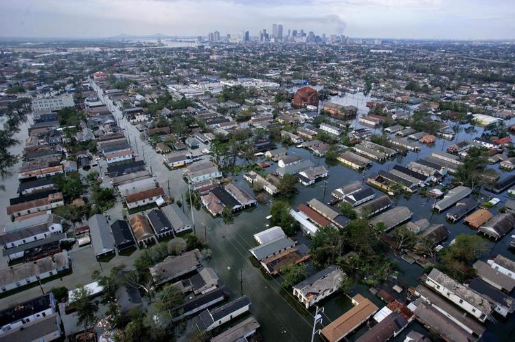 Effects of Hurricane Katrina in New Orleans cdnphupicomphstth55814401679642015upie43c