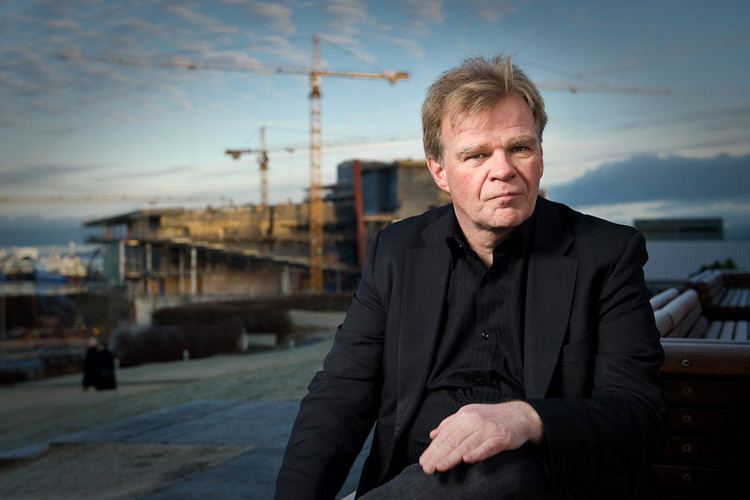 Einar Már Guðmundsson Saving Iceland SIC Report