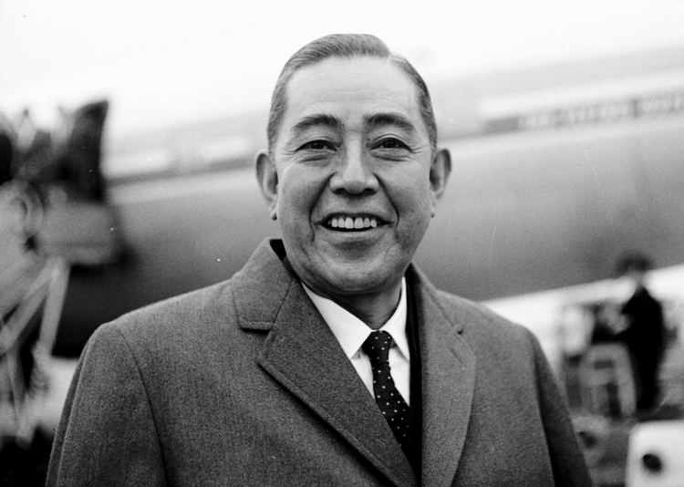 Eisaku Satō FileEisaku Sato at Amsterdam Airport Schiphol Oct 1963jpg