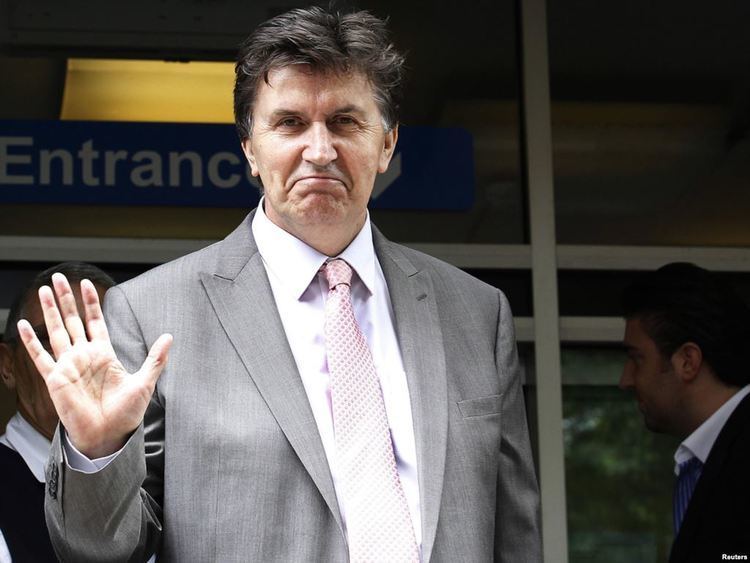 Ejup Ganić British Court Blocks Extradition Of Bosnian Former Leader