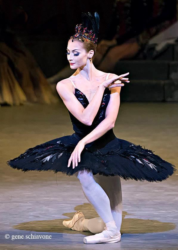 Ekaterina Kondaurova Ekaterina Kondaurova and Evgeny Ivanchenko in Swan Lake