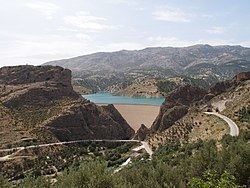 El Portillo Reservoir httpsuploadwikimediaorgwikipediacommonsthu