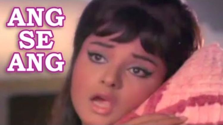 Rekha in the music video of Ang Se Ang Laga Le from the 1971 film, Elaan