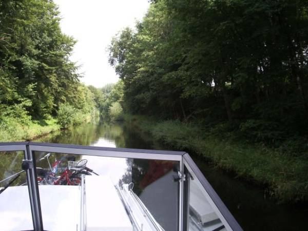 Elbe–Weser waterway httpswwwskipperguidedemediawikiimagesElbew