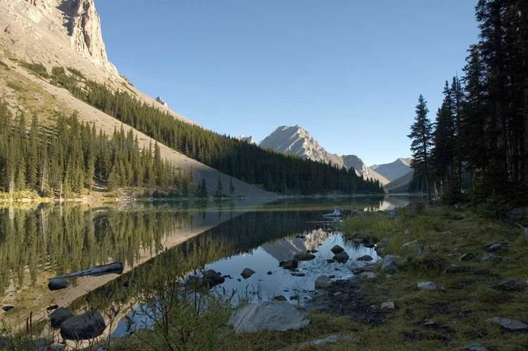 Elbow Lake (Alberta) httpsuploadwikimediaorgwikipediacommonsff