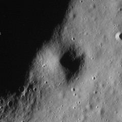 Elbow (lunar crater)