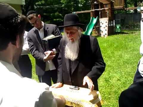 Elchonon Wasserman Rabbi Fishbain shlita speaking about Rav Elchonon Wasserman ztl