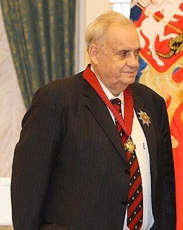 Eldar Ryazanov httpsuploadwikimediaorgwikipediacommons00