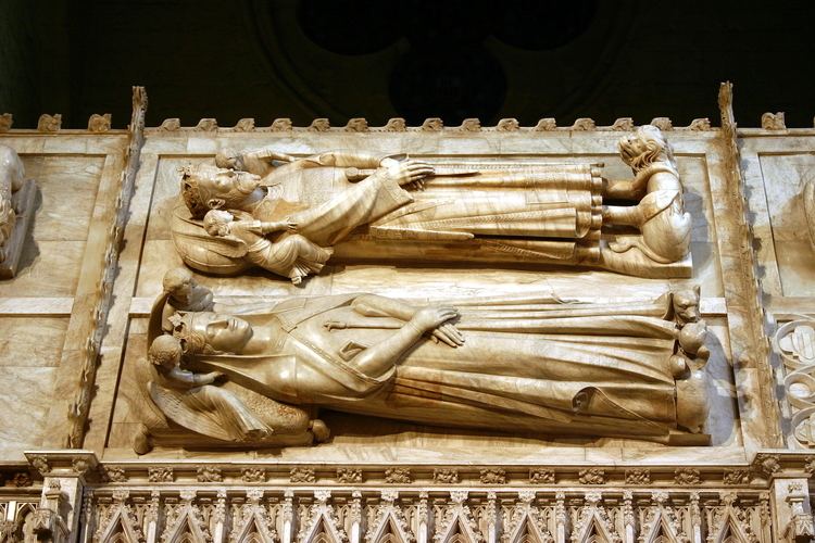 Eleanor of Sicily FileTombs of Peter IV of Aragon and Eleanor of Sicily Monastery