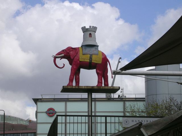 Elephant & Castle tube station