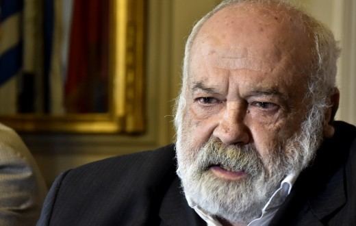 Eleuterio Fernández Huidobro Fallece el ministro de Defensa de Uruguay cofundador de los