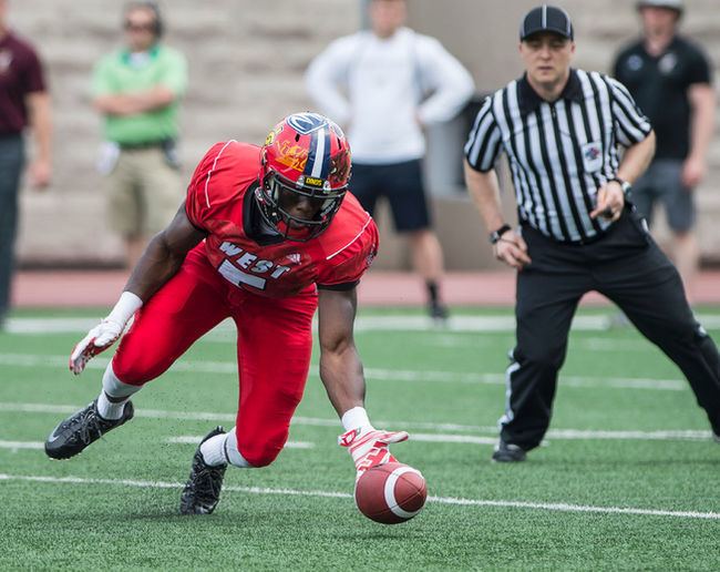 Elie Bouka Calgary Dinos defensive back signs with NFL39s Arizona Cardinals