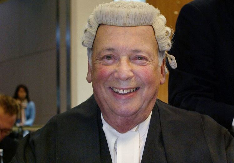 Elihu Lauterpacht Sir Elihu Lauterpacht renowned British legal scholar dies at 88