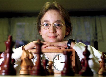 Elisabeth Pähtz Elisabeth Phtz How to exchange pieces ChessBase