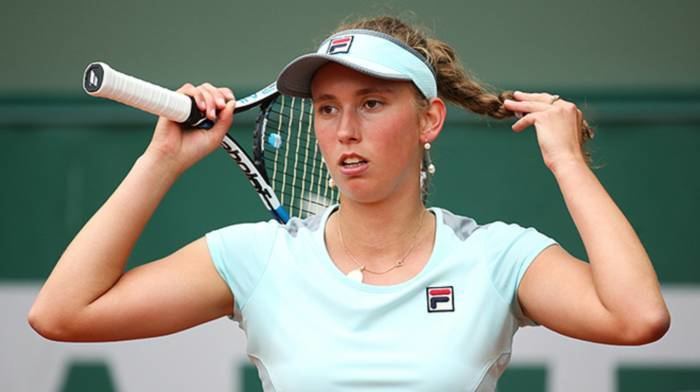 Elise Mertens WTA HOBART Elise Mertens beats Monica Niculescu and wins her first