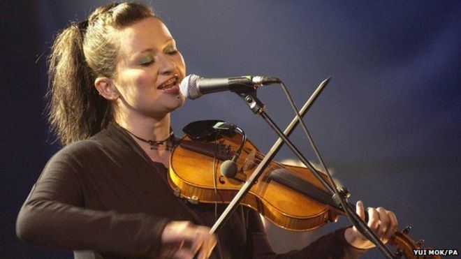Eliza Carthy Birthday honour for folk musician Eliza Carthy BBC News