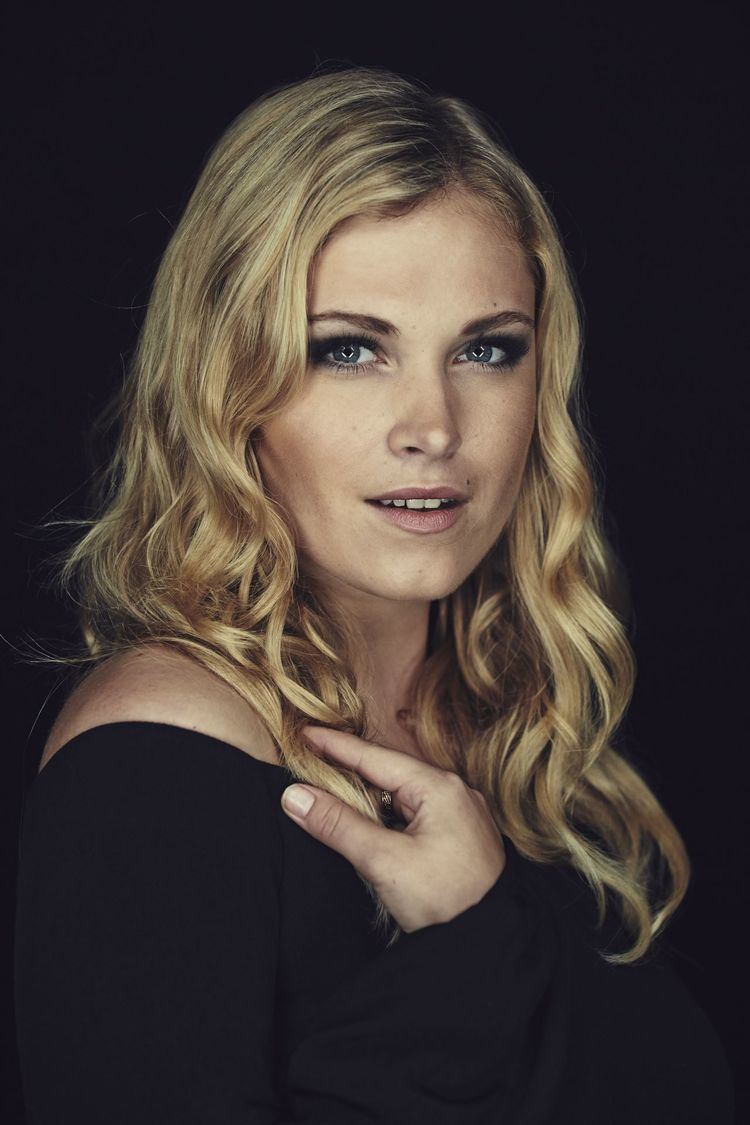 eliza taylor hot pics