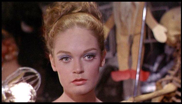 Elizabeth Hartman DREAMS ARE WHAT LE CINEMA IS FOR YOURE A BIG BOY NOW 1966