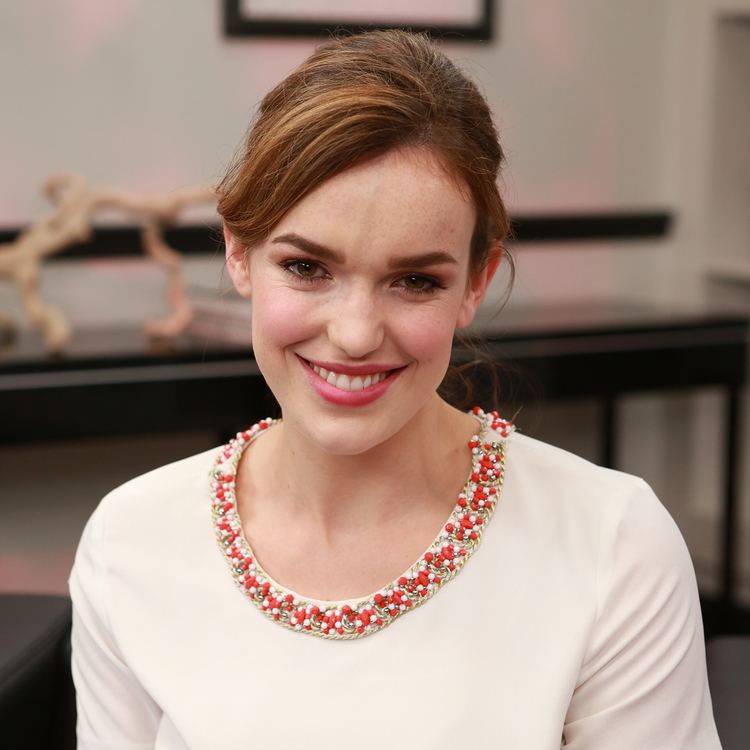 Elizabeth Henstridge Elizabeth Henstridge Agents of SHIELD Interview