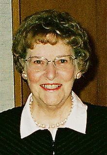 Elizabeth J. Feinler httpsuploadwikimediaorgwikipediacommonsthu