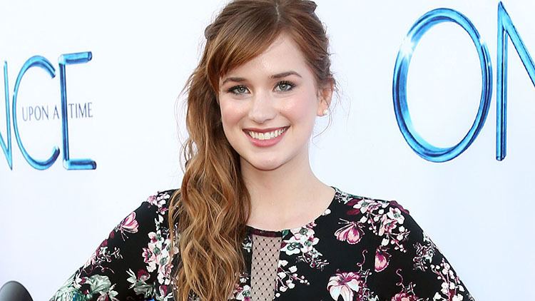 Elizabeth Lail ampaposOnce Upon a Timeampapos Elizabeth Lailampaposs many