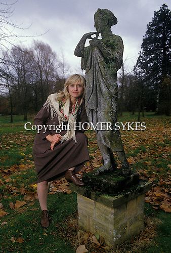 Elizabeth Spender Elizabeth Spender Lizzie playwright Mrs Barry Humphries HOMER SYKES