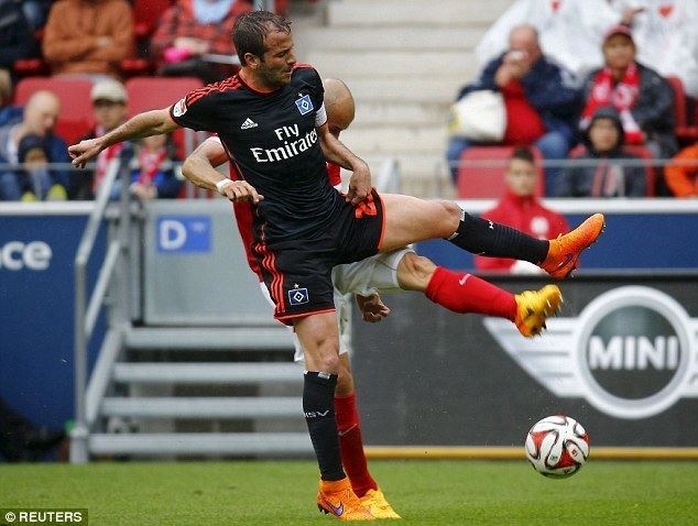 Elkin Soto Mainz midfielder Elkin Soto handed new oneyear deal to